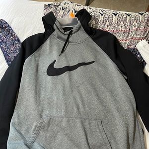 Nike therma fit pull over jacket. Mens size Large